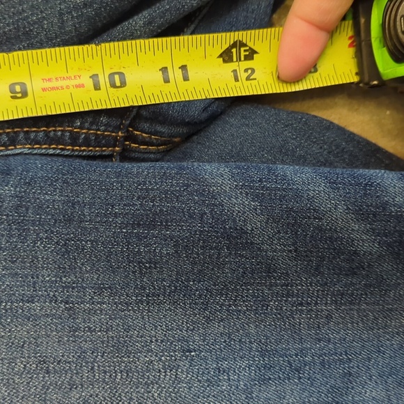 AMERICAN EAGLE SUPER STRETCH ARTIST CROP JEANS - Picture 10 of 16